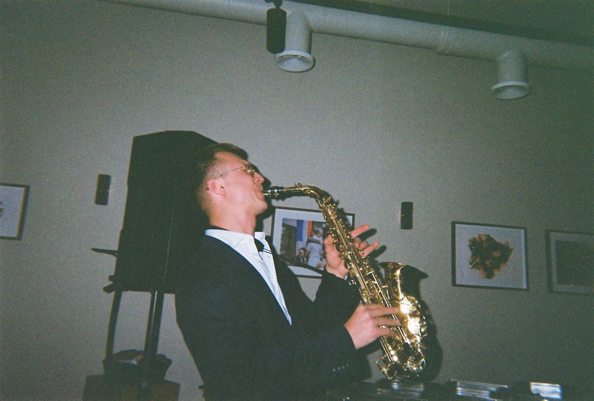Üllatusesinemine saksofoniga – tee lähedastele erilise kingituse